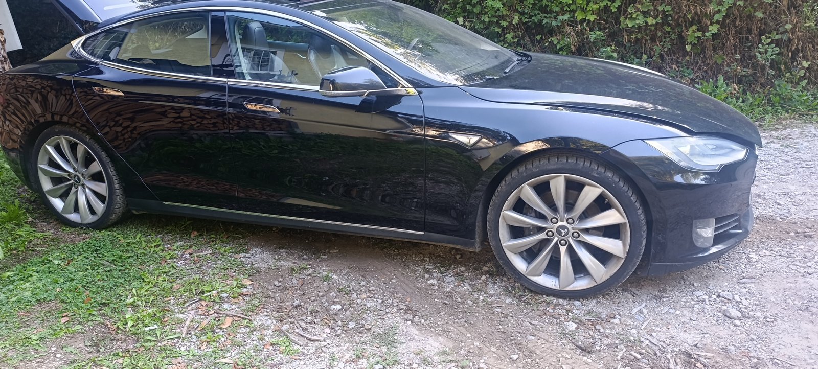 Tesla mit Batterieschaden verkaufen