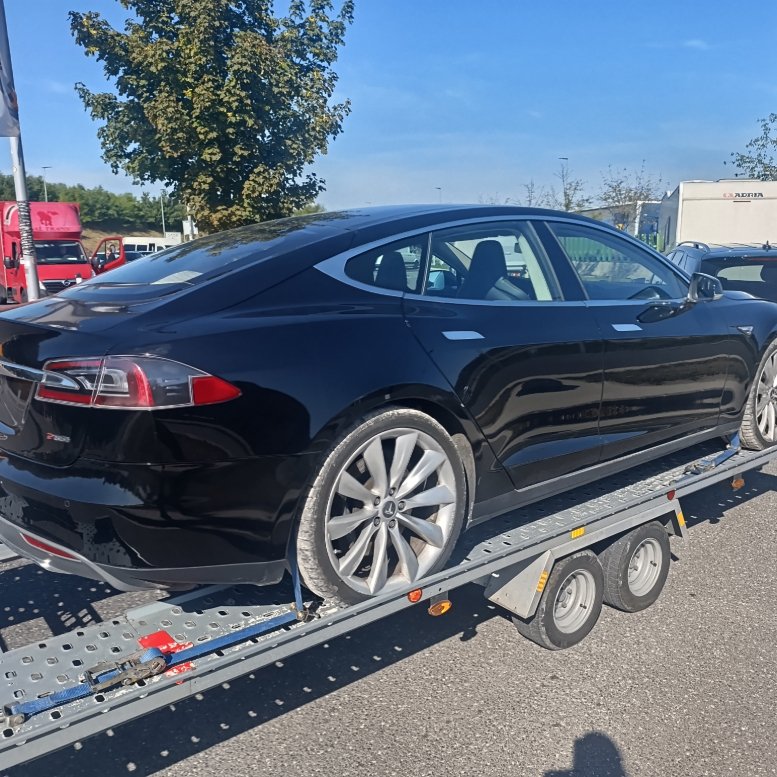Tesla verkaufen Krems