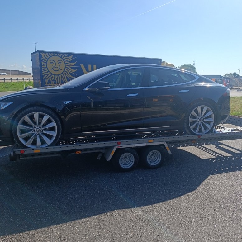 Tesla Abschleppen Transportieren