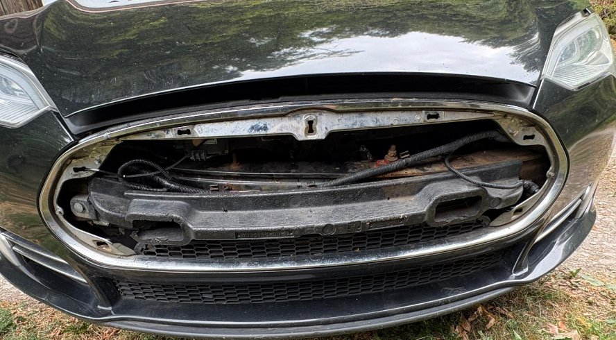 Tesla mit Frontschaden verkaufen
